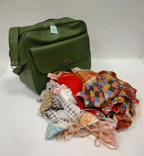 1970'S LITTLE GIRLS CLOTHES IN OLD SEARS OVERNIGHT BAG