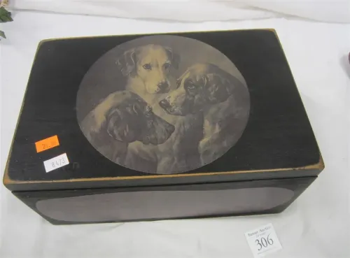 WOOD BOX WITH REMINGTON LOGO AND THREE DOGS ON LID