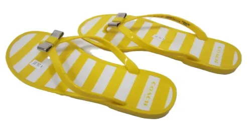 LANDON COACH YELLOW AND WHITE SIZE 7 FLIP FLOPS