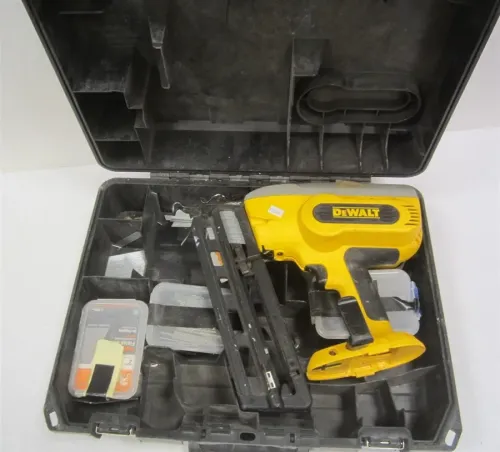 DEWALT NAIL GUN - NO BATTERY BC618, HAS BOX
