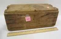 SMALL ANTIQUE PRIMIATIVE WOOD STORAGE BOX