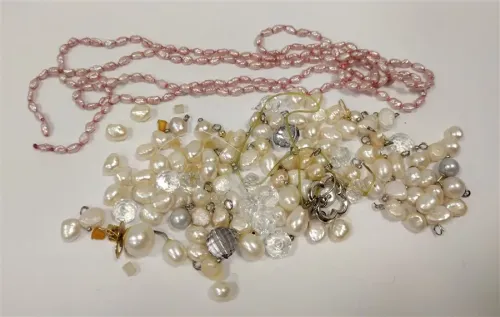 JEWELRY FINDINGS AND LOOSE PEARLS